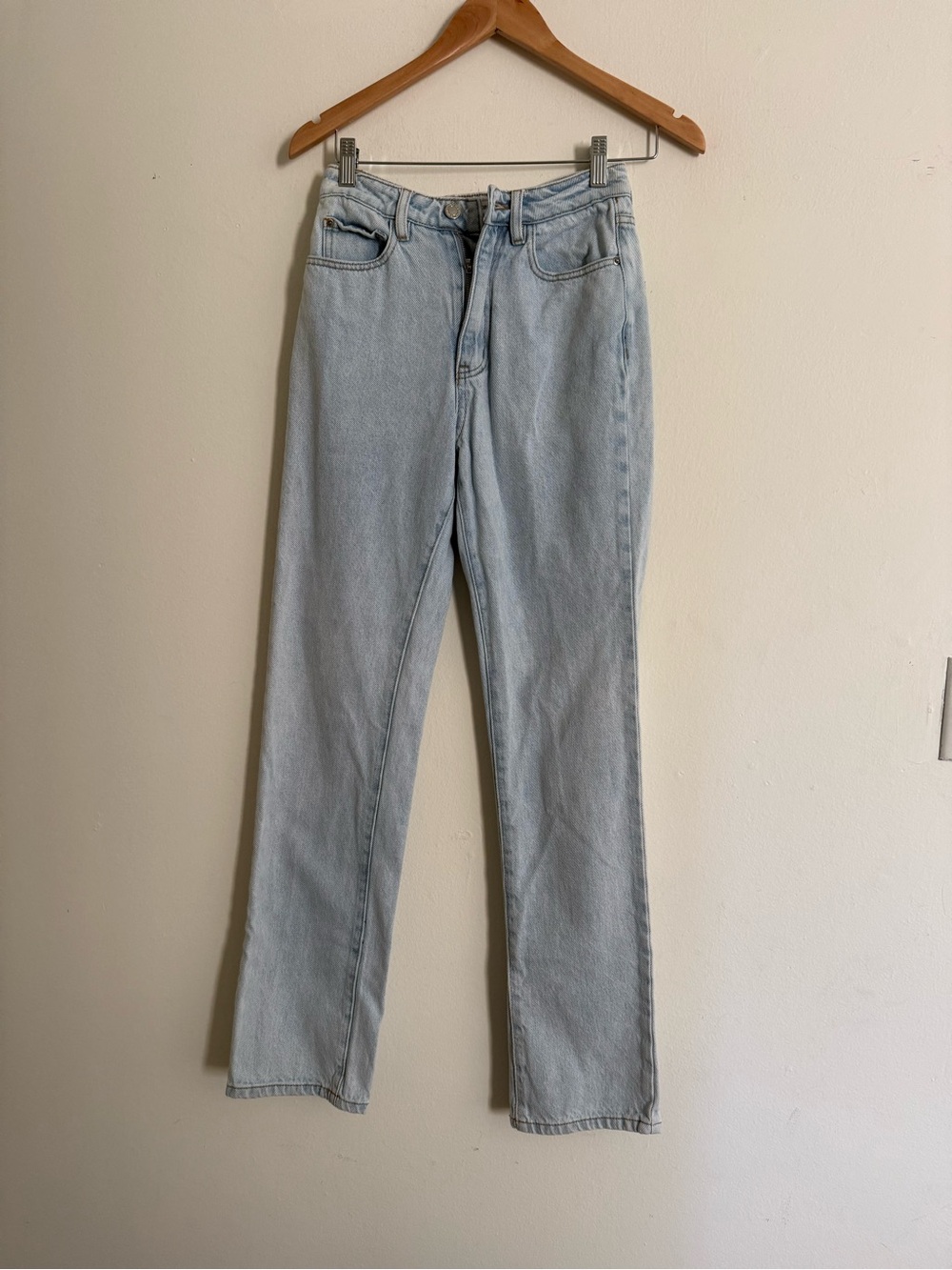 Light Wash High-Rise Women’s Jeans straight leg